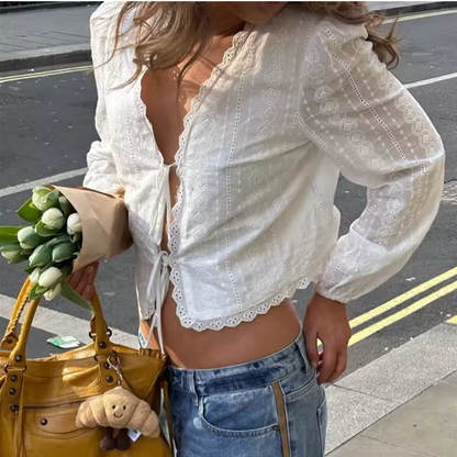 Blusa Blanca Bordada con Lazada