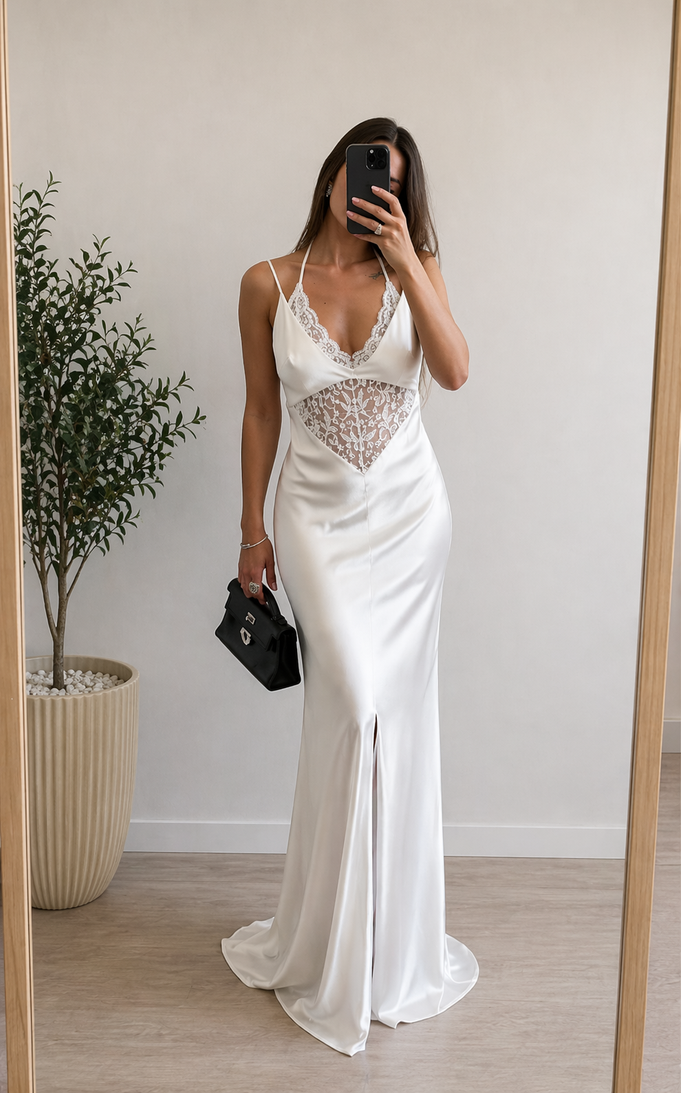 Vestido Largo Satinado con Encaje