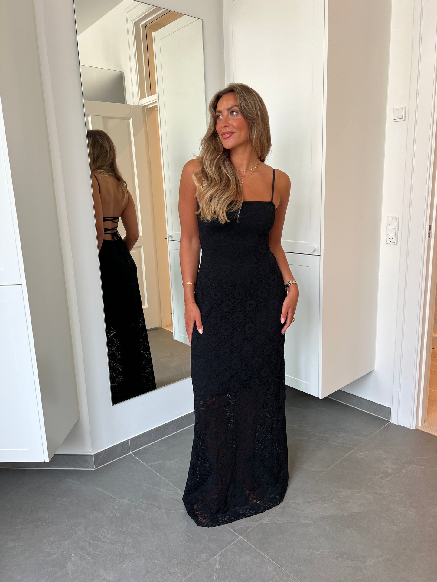 Vestido Oura Negro - Encaje Maxi - Martina Montes - imagen 4